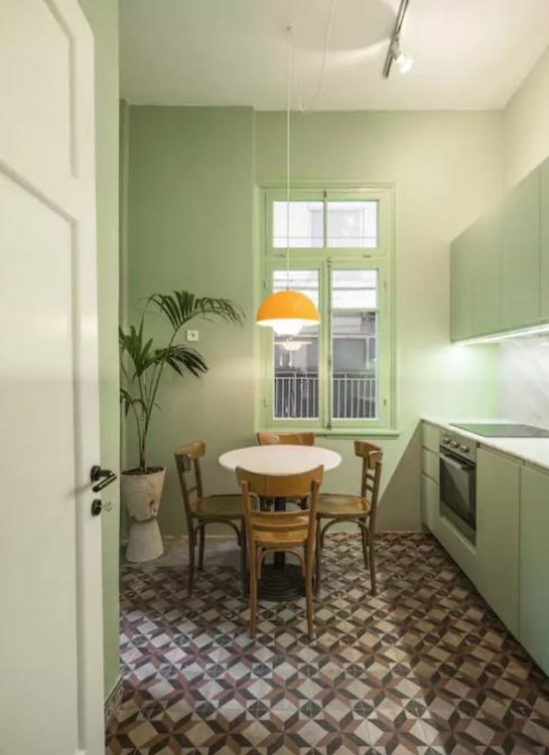 Ενα «κουβανέζικο» σπίτι στην καρδιά της Θεσσαλονίκης -Εντονα χρώματα και vintage αισθητική [εικόνες] | iefimerida.gr 9