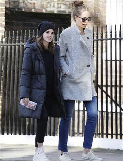 Κι όμως η Εμμα Γουάτσον χωρίς μακιγιάζ είναι ομορφότερη -Μοιάζει με μαθήτρια [εικόνες] | iefimerida.gr 0