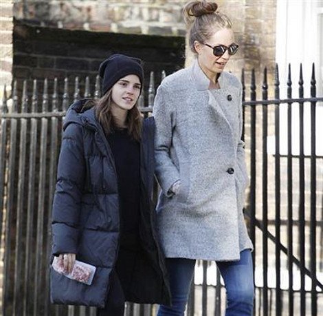 Κι όμως η Εμμα Γουάτσον χωρίς μακιγιάζ είναι ομορφότερη -Μοιάζει με μαθήτρια [εικόνες] | iefimerida.gr 1