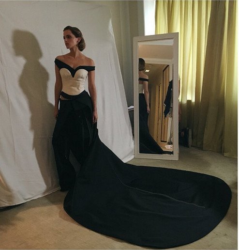 Ο Calvin Klein έφτιαξε φόρεμα από πλαστικά μπουκάλια -Το φόρεσε η Εμα Γουάτσον [εικόνες] | iefimerida.gr 0