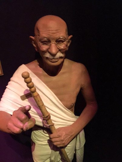 Τα πιο αποτυχημένα κέρινα ομοιώματα -Δεν θα μαντέψετε ποιους υποτίθεται ότι αναπαριστούν [εικόνες] | iefimerida.gr 21