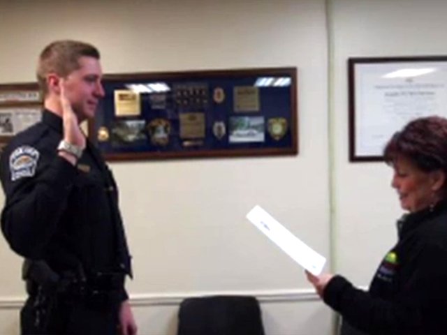 Νέα αστυνομική φρίκη στις ΗΠΑ: Αστυνομικός πυροβολεί στο κεφάλι άοπλο Αφροαμερικανό οδηγό [βίντεο & εικόνες] | iefimerida.gr 5