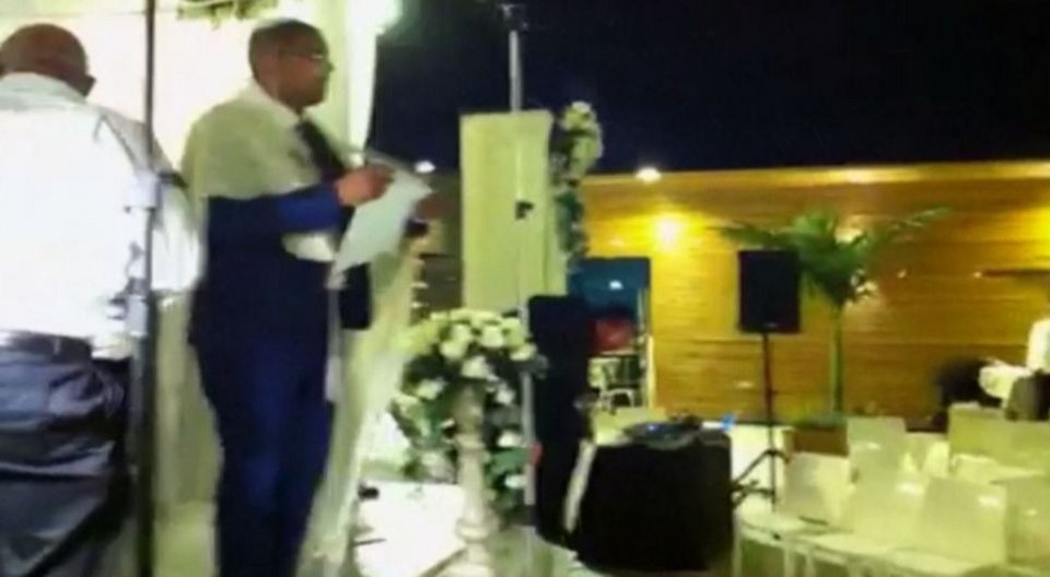 Ζευγάρι στο Ισραήλ εγκαταλείπει το γάμο του γιατί ρουκέτες πέφτουν πάνω από τα κεφάλια τους [εικόνες&βίντεο] | iefimerida.gr 3