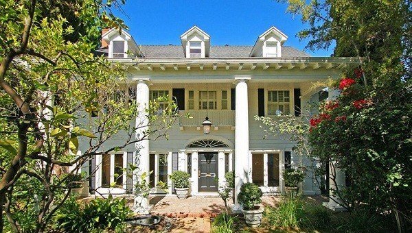 Τα σπίτια των διάσημων βγαίνουν στο... νοίκι -Με 106 δολάρια μένεις στην οικία του Τζιμ Μόρισον! [εικόνες] | iefimerida.gr 4