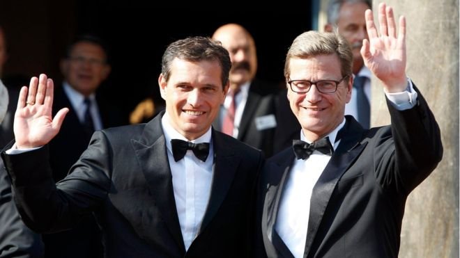 Η Μέρκελ για τον θάνατο του Βέστερβελε -Αναφέρθηκε και στον σύντροφό του [εικόνες] | iefimerida.gr 1