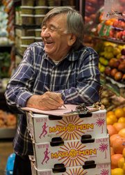 Το success story ενός μετανάστη από τη Λευκάδα -Εχει αλυσίδα παντοπωλείων στη Νέα Υόρκη και κάνει χρυσές δουλειές [εικόνες] | iefimerida.gr 2