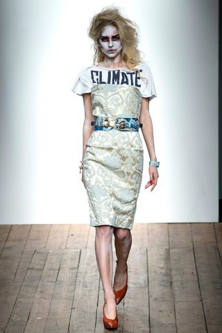 Βίβιαν Γουέστγουντ, η ακτιβίστρια της μόδας -Οταν εκείνη διαμαρτύρεται, όλοι την ακούν [εικόνες] | iefimerida.gr 4