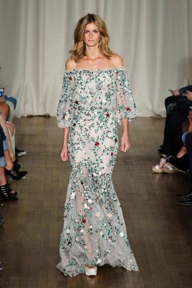 Οι 30άρες πατάνε πόδι -Ανεβαίνουν στην πασαρέλα και κάνουν... σκόνη τις πιτσιρίκες [εικόνες] | iefimerida.gr 12