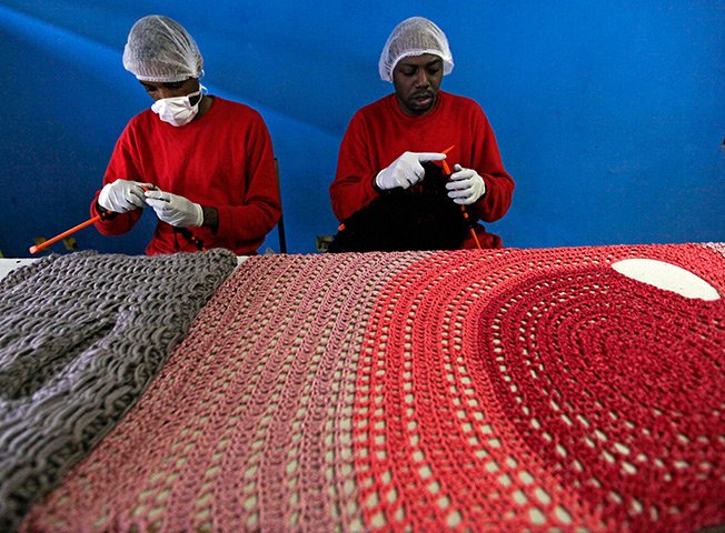 Μία καλή, μία ανάποδη – Γιατί δολοφόνοι και επικίνδυνοι κακοποιοί άρχισαν να πλέκουν [εικόνες] | iefimerida.gr 0