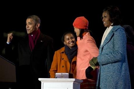 Ο Ομπάμα άναψε το 90ο Χριστουγεννιάτικο δέντρο στον Λευκό Οίκο [εικόνες] | iefimerida.gr 4