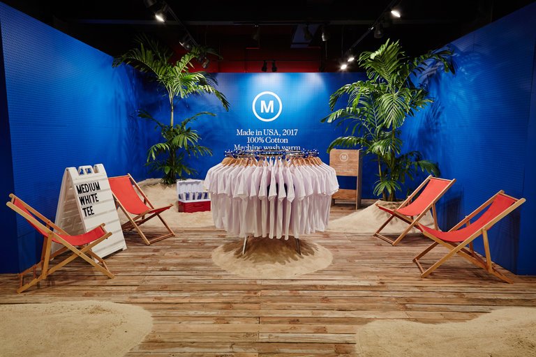 Μια καλλιτέχνις πραγματοποιεί το όνειρο Ομπάμα: Μαγαζί στη Χαβάη με λευκά medium t-shirt [εικόνες]  | iefimerida.gr 2