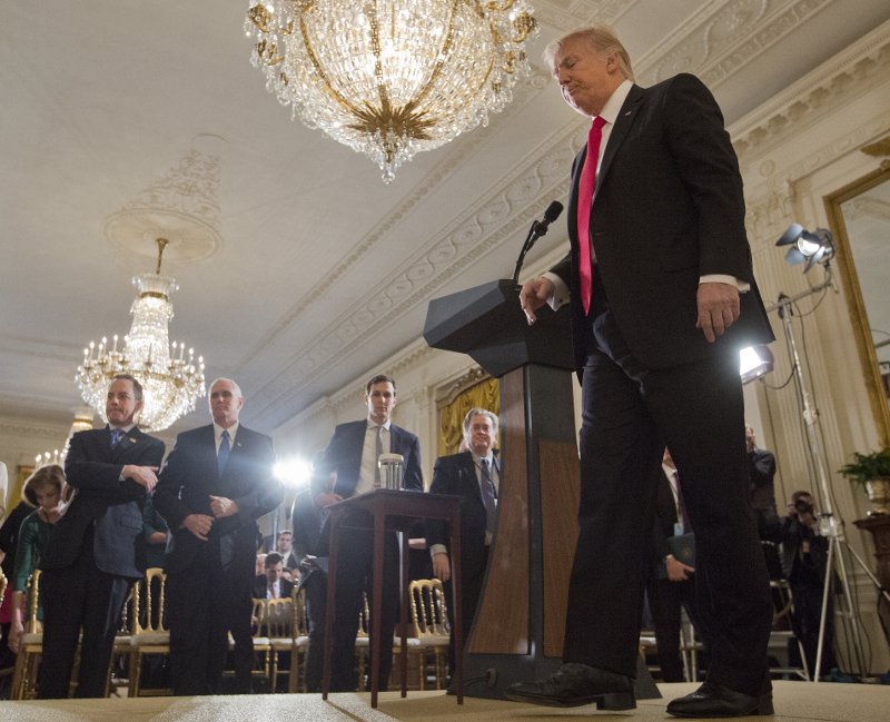 Ο Τραμπ πάσχει από κλειστοφοβία -Τα σημάδια και τα τηλέφωνα στους παλιούς του φίλους [εικόνες & βίντεο]  | iefimerida.gr 1