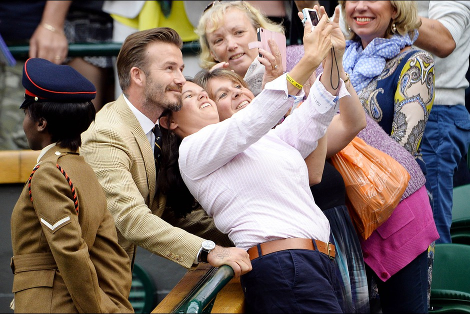 Όλο το στιλ σε ένα τουρνουά τένις: Ο υπέρκομψος Μπέκαμ - Ο αγνώριστος Τζάκμαν - Η συντηρητικά chic Πίππα [εικόνες] | iefimerida.gr 1