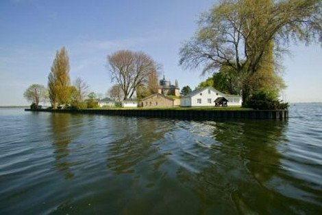 Δέκα νησιά βγαλμένα από τα παραμύθια: Οταν τα κάστρα ξεπροβάλλουν μέσα από το νερό [εικόνες] | iefimerida.gr 13