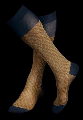 Η εκλογή Φιγιόν αύξησε τις πωλήσεις σε κόκκινες κάλτσες υψηλής γκάμας [εικόνες] | iefimerida.gr 11