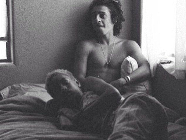 Σε μπελάδες έβαλε τον Γουίλ Σμιθ μία φωτογραφία της 13χρονης κόρης του -Στο κρεβάτι με τον 20χρονο φίλο της [εικόνα] | iefimerida.gr 0