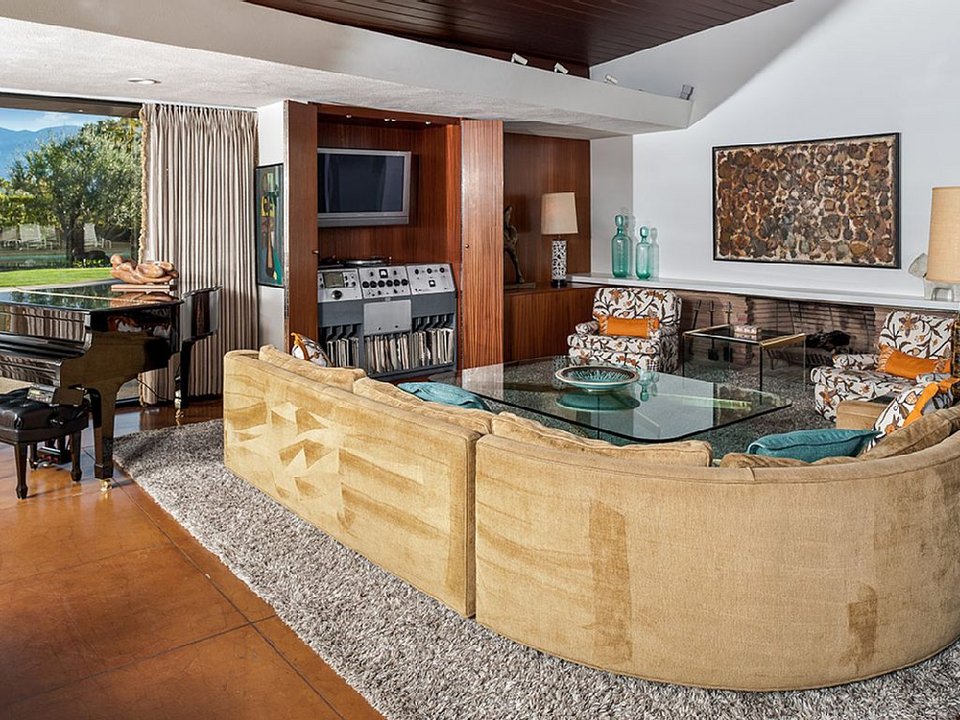 Τώρα οι «θνητοί» μπορούν να μείνουν στο σπίτι του Σινάτρα, του Τζάγκερ και άλλων διάσημων [εικόνες] | iefimerida.gr 3