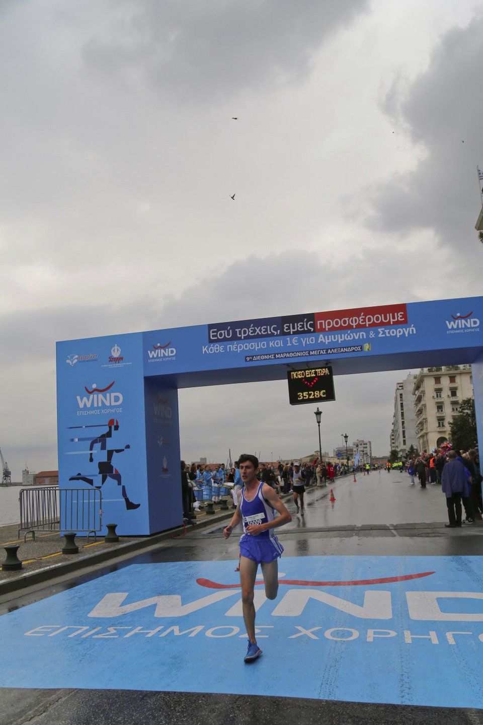 Ετρεξαν για καλό σκοπό -Οι celebrities που συμμετείχαν με την ομάδα της Wind στον Μαραθώνιο της Θεσσαλονίκης [εικόνες] | iefimerida.gr 4