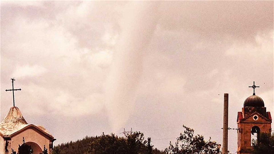 Ανεμοστρόβιλος στη Ροδόπη [εικόνες] | iefimerida.gr 2