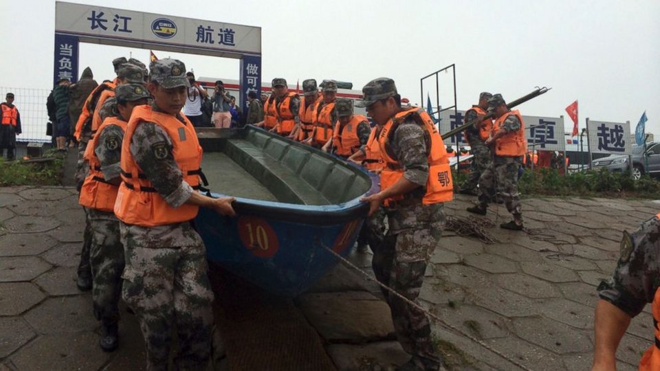 Τραγωδία στην Κίνα: Πλοίο με 458 επιβαίνοντες βυθίστηκε μέσα σε δύο λεπτά [εικόνες] | iefimerida.gr 6