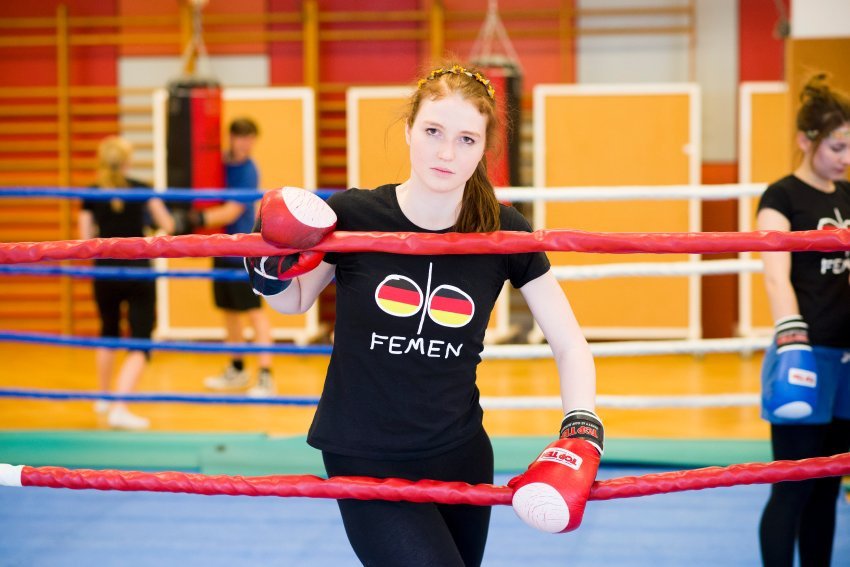 Ζοζεφίν Βιτ: Αυτή είναι η 21χρονη καλλονή των Femen που έφερε... τρομάρα στον Μάριο Ντράγκι [εικόνες & βίντεο] | iefimerida.gr 0