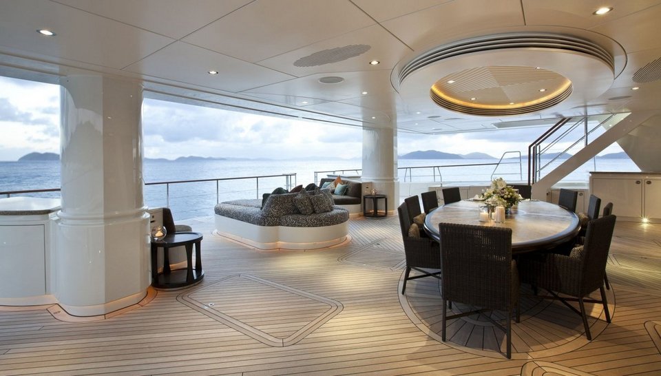 Το μεγαλύτερο καταμαράν του κόσμου: Σαν σε χλιδάτη βίλα [εικόνες] | iefimerida.gr 6