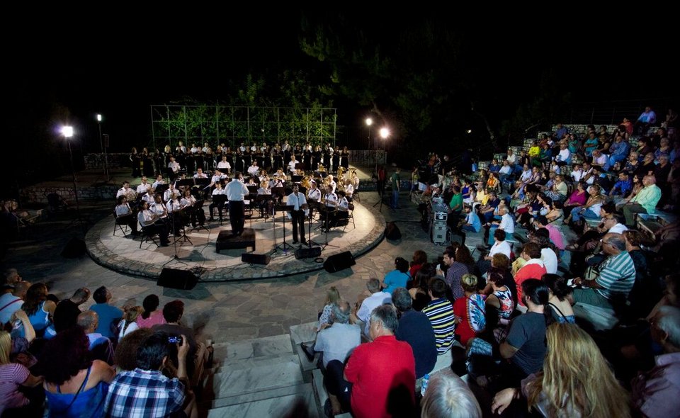 Η Φιλαρμονική Ορχήστρα (10/9)
