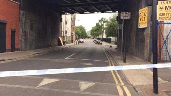 Σε συναγερμό το Λονδίνο: Εκκενώθηκε περιοχή εξαιτίας βόμβας 500 κιλών από τον Β' Παγκόσμιο [εικόνες]  | iefimerida.gr 1