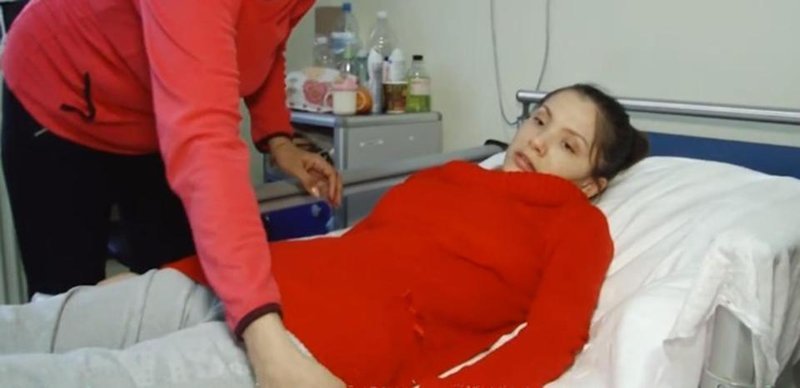 Γυναίκα που έχει χάσει τη μνήμη της πλαντάζει στο κλάμα μόλις... ξαναμαθαίνει ότι τη χώρισε ο άνδρας της [βίντεο] | iefimerida.gr 2