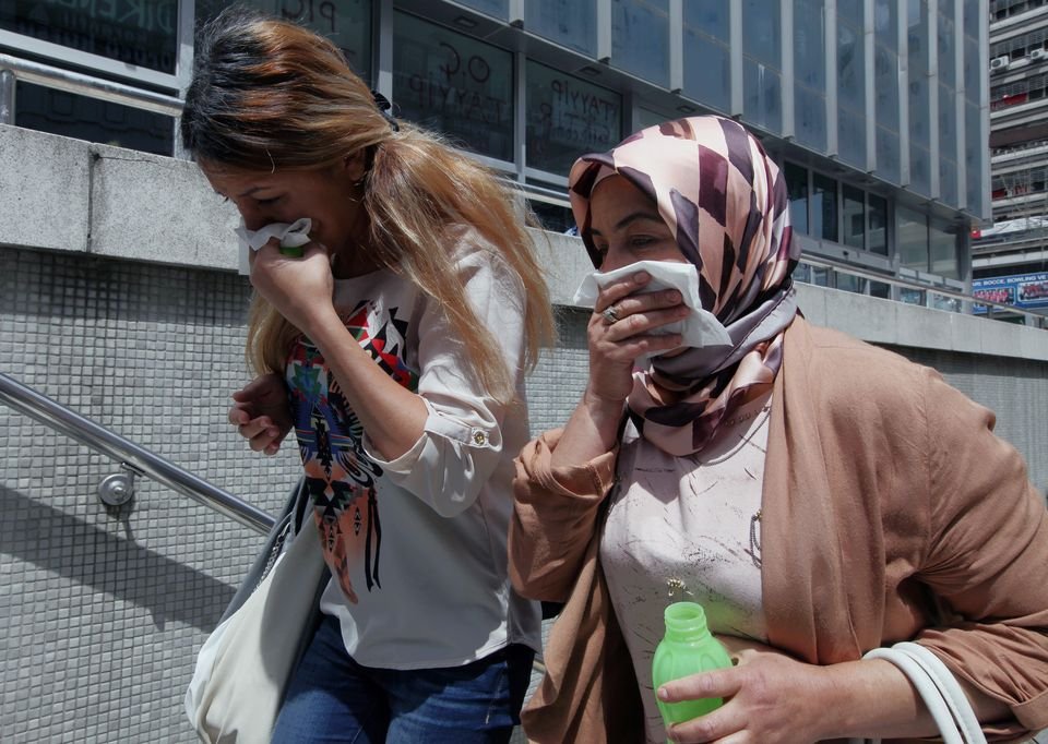 Οι γυναίκες στην πρώτη γραμμή της εξέγερσης στην Τουρκία -Γιατί επαναστάτησαν [εικόνες] | iefimerida.gr 8