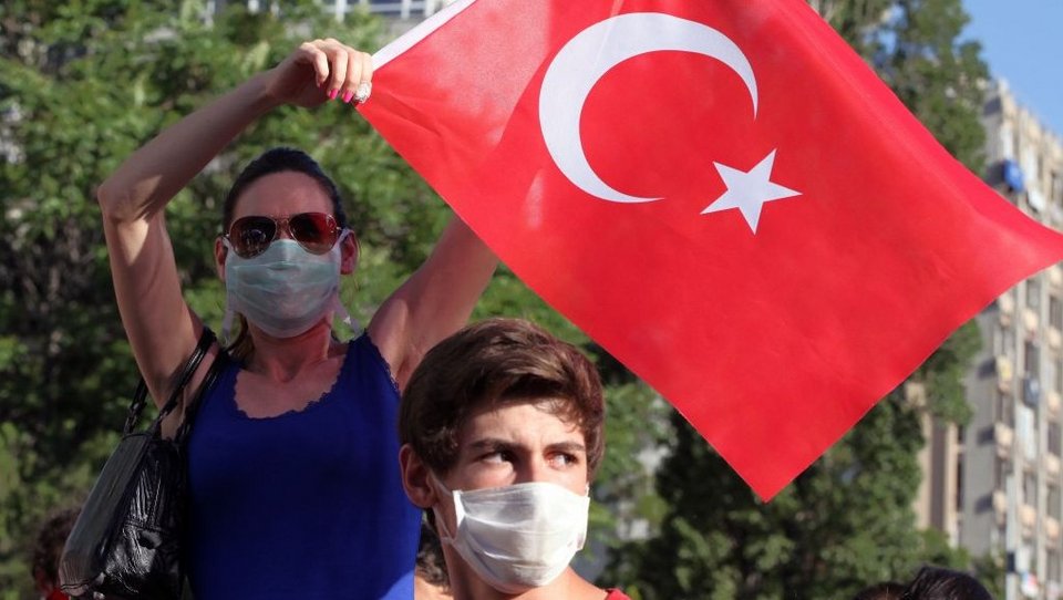 Οι γυναίκες στην πρώτη γραμμή της εξέγερσης στην Τουρκία -Γιατί επαναστάτησαν [εικόνες] | iefimerida.gr 6