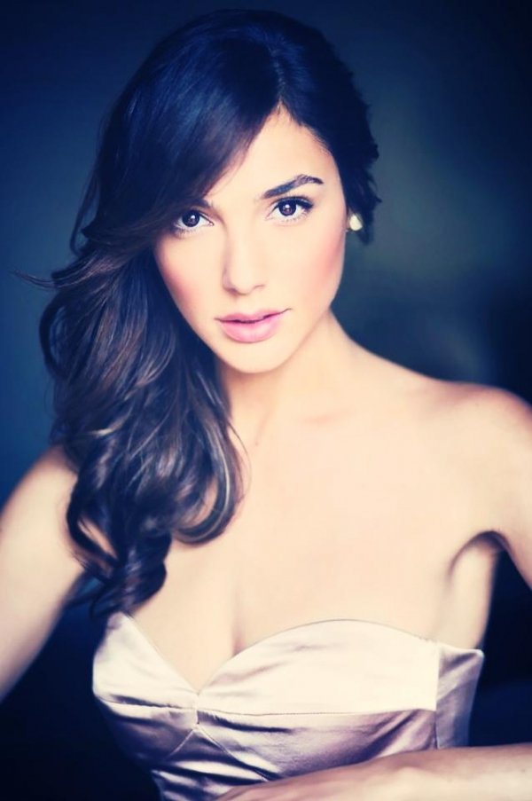 Η νέα ηρωίδα του Μπάτμαν είναι Εβραία και ανάβει φωτιά στα social media [εικόνες] | iefimerida.gr 10