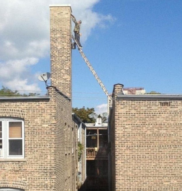 Εργάτες με άγνοια κινδύνου σε... επικίνδυνες αποστολές [εικόνες] | iefimerida.gr 5