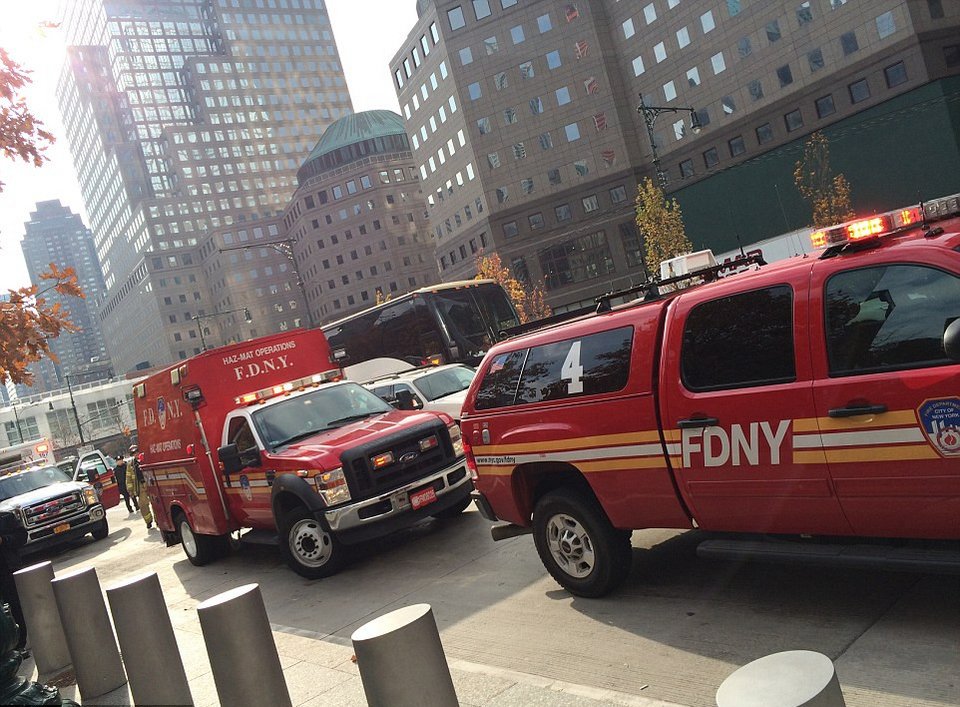 Τρόμος στο One World Trade -Καθαριστές τζαμιών κρεμάστηκαν στον 69ο όροφο [εικόνες&βίντεο] | iefimerida.gr 7