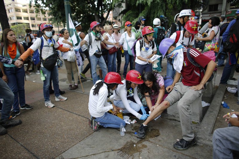 Κλιμακώνεται η εξέγερση στη Βενεζουέλα [εικόνες]  | iefimerida.gr 3