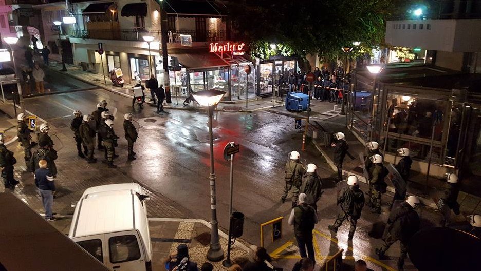 Ενταση στο Ωραιόκαστρο ανάμεσα σε αντεξουσιαστές και ακροδεξιούς [εικόνες] | iefimerida.gr 6