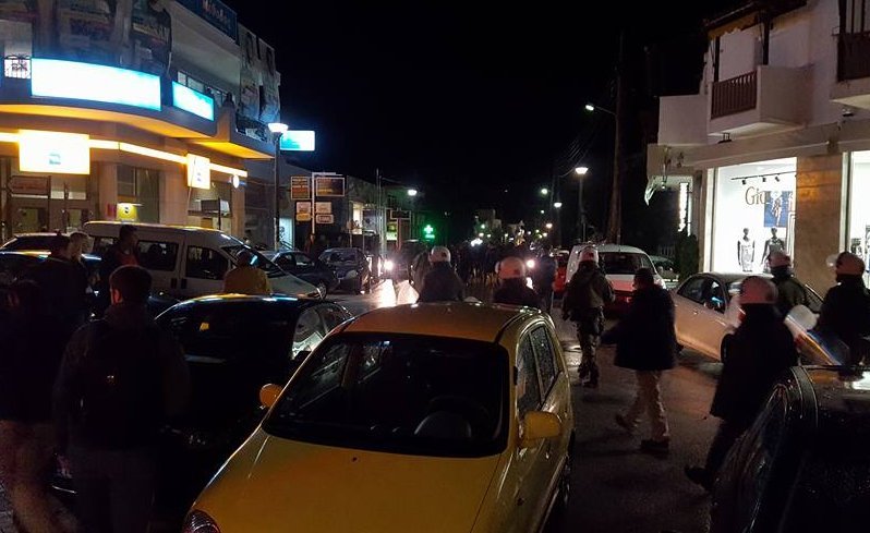 Ενταση στο Ωραιόκαστρο ανάμεσα σε αντεξουσιαστές και ακροδεξιούς [εικόνες] | iefimerida.gr 5