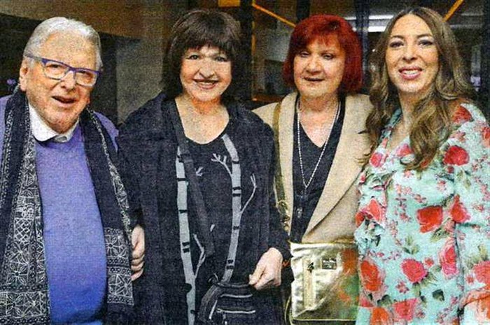 Το γαμήλιο δείπνο Βουτσά-Κατσαβού -Η νύφη πέταξε το νυφικό για κάτι πιο άνετο [εικόνες] | iefimerida.gr 1