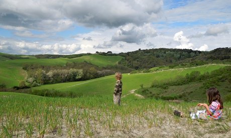Η νέα μόδα -Οικογένειες ταξιδεύουν σε όλο τον κόσμο και δουλεύουν εθελοντικά σε οργανικές φάρμες [εικόνες] | iefimerida.gr 4