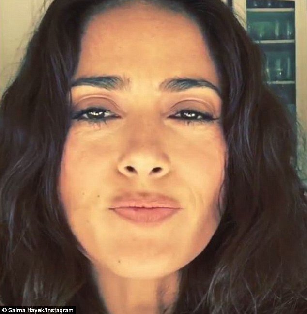 Η Σάλμα Χάγιεκ αηδιάζει του θαυμαστές της [εικόνες] | iefimerida.gr 0