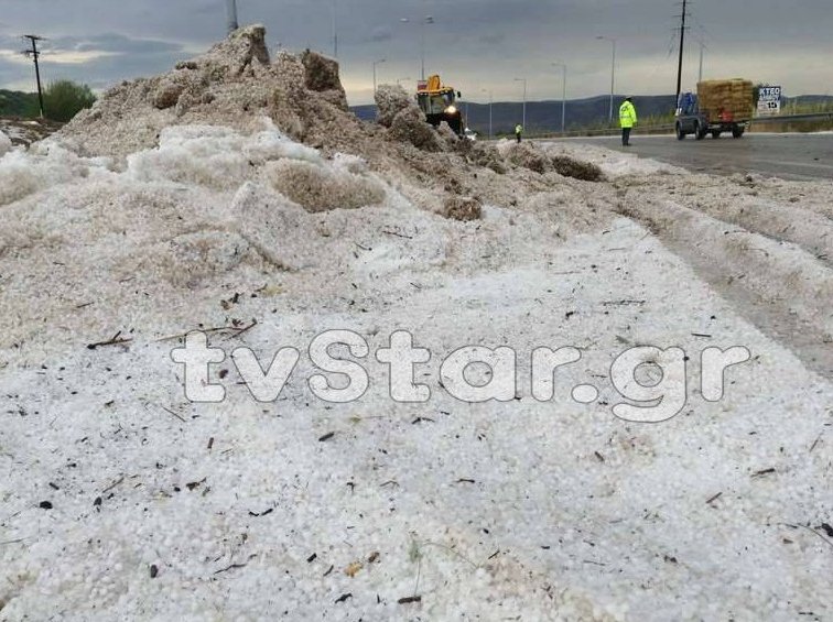 «Ασπρισαν» Λιβαδειά και Βόρεια Εύβοια – Η 15λεπτη χαλαζόπτωση σκέπασε τα πάντα [εικόνες] | iefimerida.gr 4