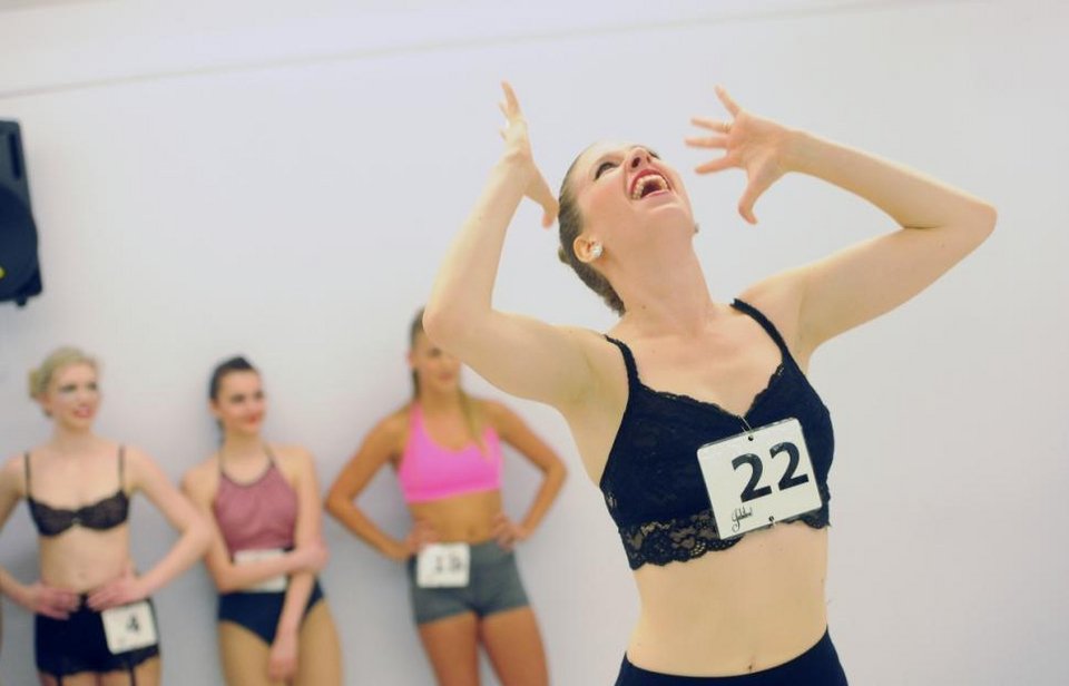 Εκεί που η... σιλικόνη απαγορεύεται - Στα παρασκήνια της οντισιόν του πιο αστραφτερού καμπαρέ του Λας Βέγκας [εικόνες] | iefimerida.gr 6