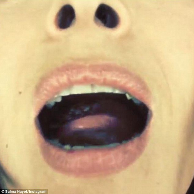 Η Σάλμα Χάγιεκ αηδιάζει του θαυμαστές της [εικόνες] | iefimerida.gr 2