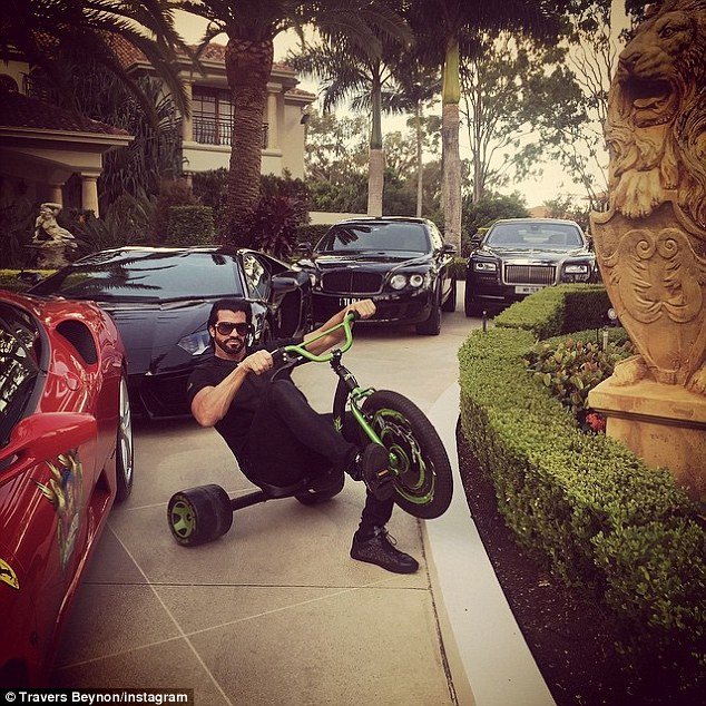 Τρελά πάρτι, όμορφες γυναίκες και υπερβολές: Η... απάντηση της Αυστραλίας στον Χιου Χέφνερ [εικόνες] | iefimerida.gr 5