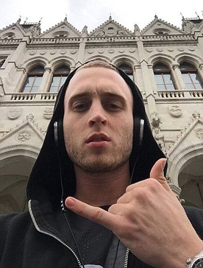 Ο άτακτος γιος του Τομ Χανκς: Διέλυσε δωμάτιο ξενοδοχείου [εικόνες] | iefimerida.gr 2