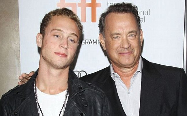 Ο άτακτος γιος του Τομ Χανκς: Διέλυσε δωμάτιο ξενοδοχείου [εικόνες] | iefimerida.gr 3