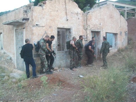 Νέα ντοκουμέντα για τους Χρυσαυγίτες: Ντύνονταν Αγιοι Βασίληδες και χαιρετούσαν ναζιστικά [εικόνες] | iefimerida.gr 4