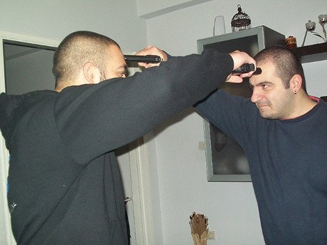 Νέα ντοκουμέντα για τους Χρυσαυγίτες: Ντύνονταν Αγιοι Βασίληδες και χαιρετούσαν ναζιστικά [εικόνες] | iefimerida.gr 5