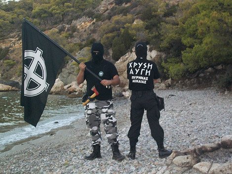 Νέα ντοκουμέντα για τους Χρυσαυγίτες: Ντύνονταν Αγιοι Βασίληδες και χαιρετούσαν ναζιστικά [εικόνες] | iefimerida.gr 6