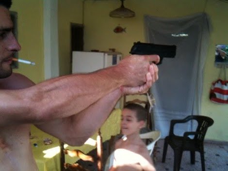 Νέα ντοκουμέντα για τους Χρυσαυγίτες: Ντύνονταν Αγιοι Βασίληδες και χαιρετούσαν ναζιστικά [εικόνες] | iefimerida.gr 0